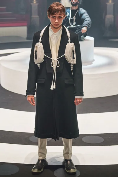 Look 49